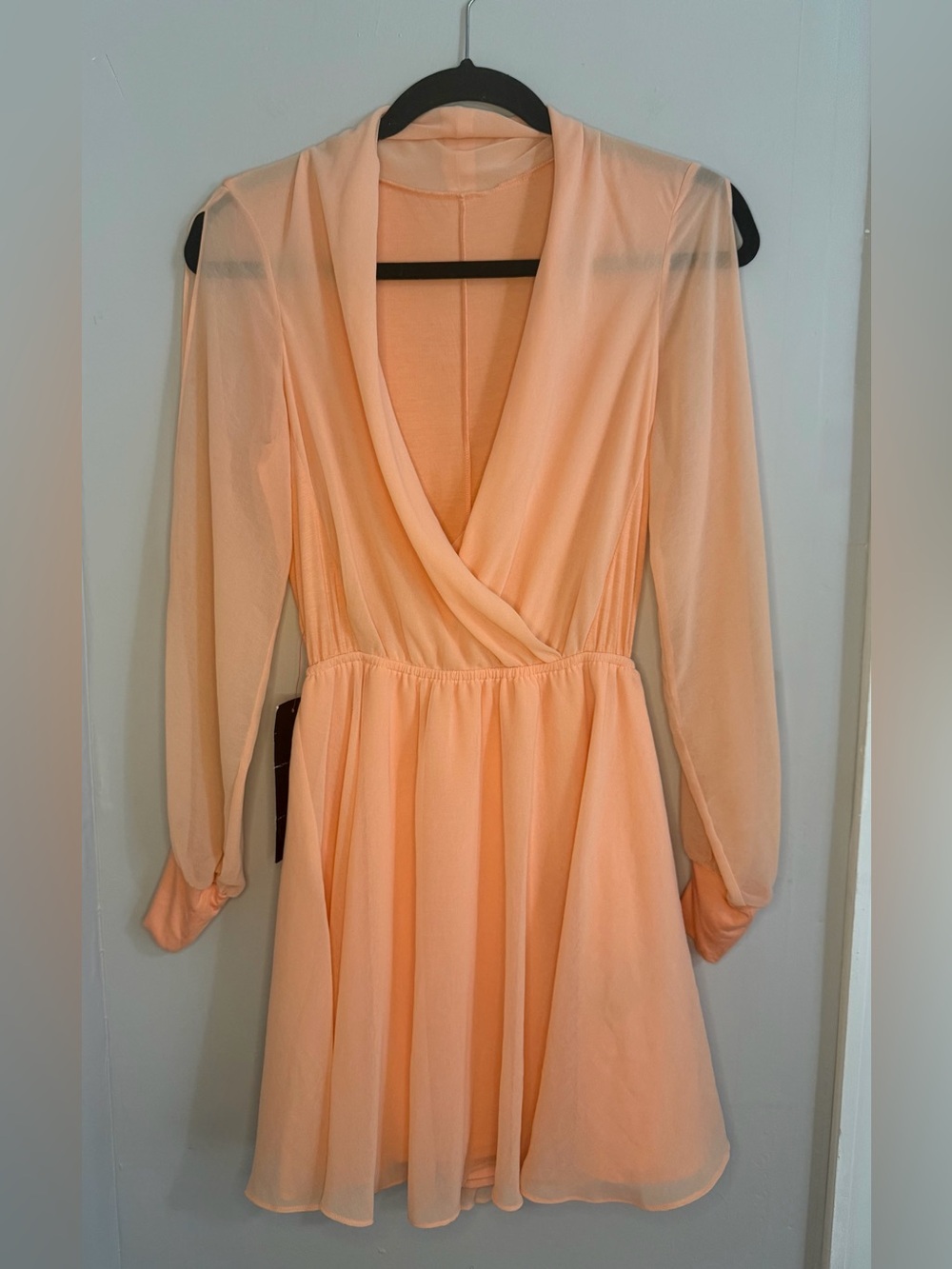 Bebe Peach Chiffon Long Sleeve Surplice Mini Dress XS NWT Slit Sleeve